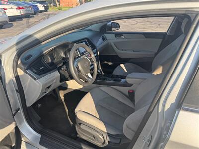 2019 Hyundai SONATA SE   - Photo 10 - Hobart, IN 46342