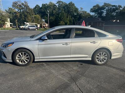 2019 Hyundai SONATA SE   - Photo 4 - Hobart, IN 46342