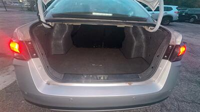 2022 Nissan Versa SV - Photo 4 - Hobart, IN 46342