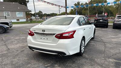 2017 Nissan Altima 2.5   - Photo 5 - Hobart, IN 46342