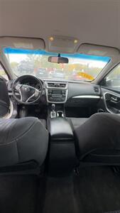 2017 Nissan Altima 2.5   - Photo 9 - Hobart, IN 46342