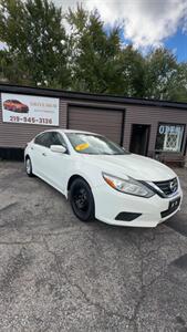 2017 Nissan Altima 2.5   - Photo 1 - Hobart, IN 46342