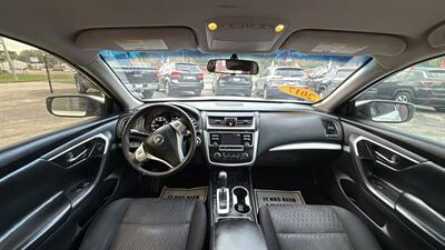 2017 Nissan Altima 2.5   - Photo 9 - Hobart, IN 46342