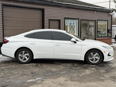 2022 Hyundai SONATA SE   - Photo 5 - Hobart, IN 46342