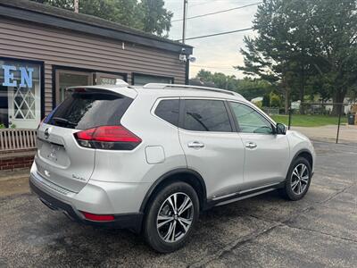 2017 Nissan Rogue SL   - Photo 8 - Hobart, IN 46342