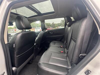2017 Nissan Rogue SL   - Photo 6 - Hobart, IN 46342