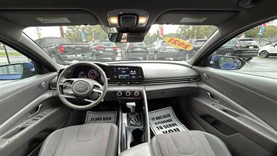 2021 Hyundai ELANTRA SE   - Photo 8 - Hobart, IN 46342