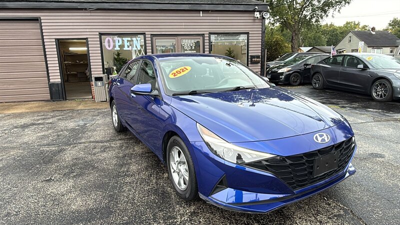 2021 Hyundai ELANTRA SE - Photo 1 - Hobart, IN 46342