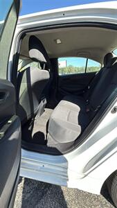 2022 Toyota Corolla LE - Photo 9 - Hobart, IN 46342