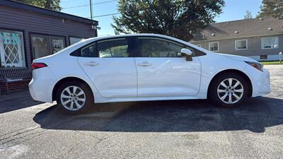 2022 Toyota Corolla LE - Photo 6 - Hobart, IN 46342