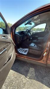 2017 Ford Escape Titanium   - Photo 8 - Hobart, IN 46342