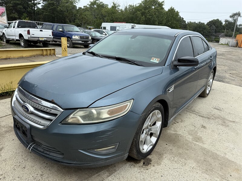 2010 Ford Taurus SEL  