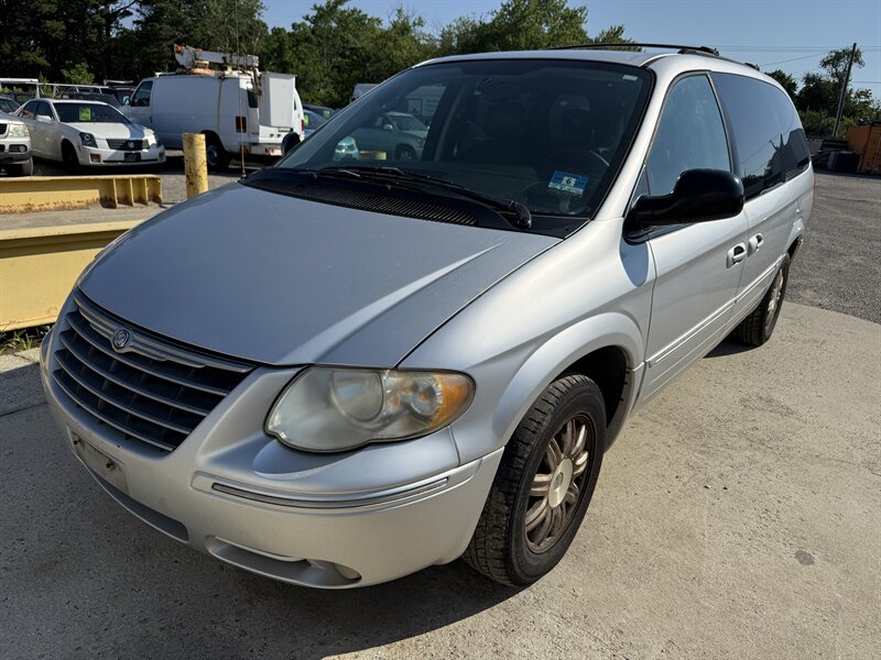 2006 Chrysler Town & Country Touring  