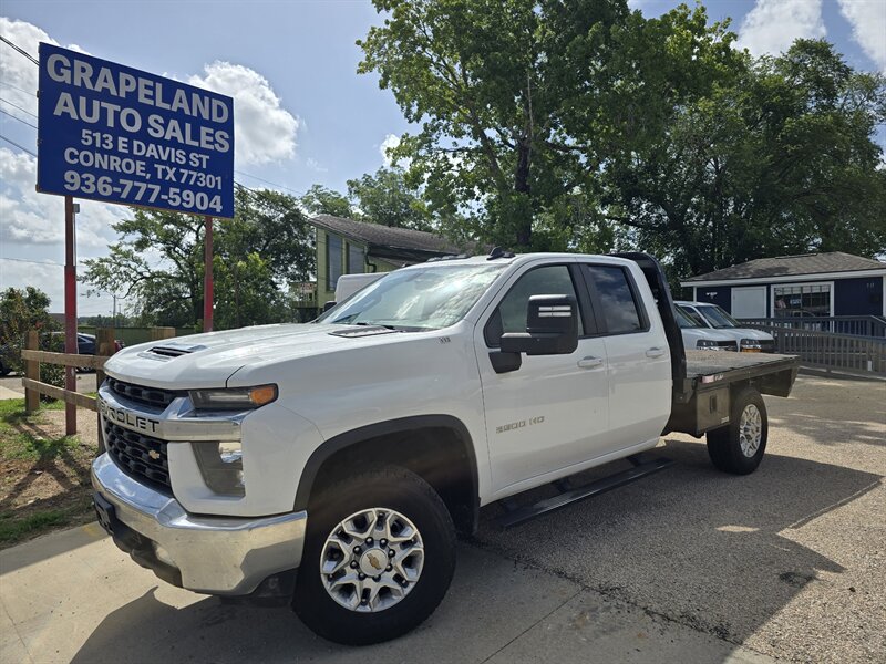 2022 Chevrolet Silverado 2500 LT Flatbed Gooseneck   - Photo 1 - Conroe, TX 77301