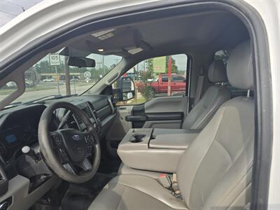 2018 Ford F-250 Super Duty XL  Flatbed Gooseneck - Photo 9 - Conroe, TX 77301