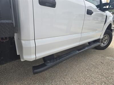 2018 Ford F-250 Super Duty XL  Flatbed Gooseneck - Photo 8 - Conroe, TX 77301