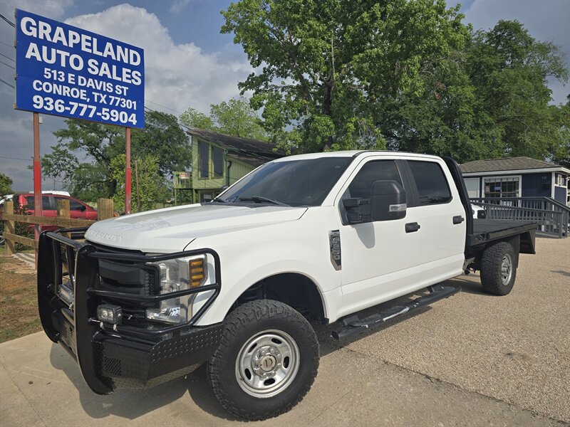 2018 Ford F-250 Super Duty XL  Flatbed Gooseneck - Photo 1 - Conroe, TX 77301