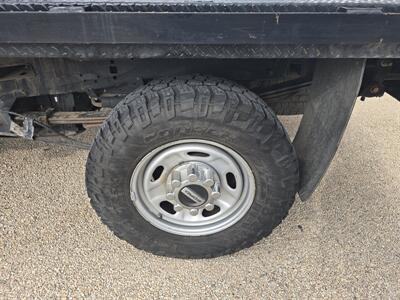 2018 Ford F-250 Super Duty XL  Flatbed Gooseneck - Photo 10 - Conroe, TX 77301