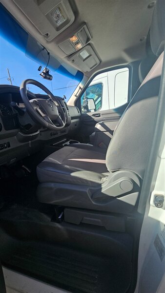 2021 Nissan NV 2500 HD SV  