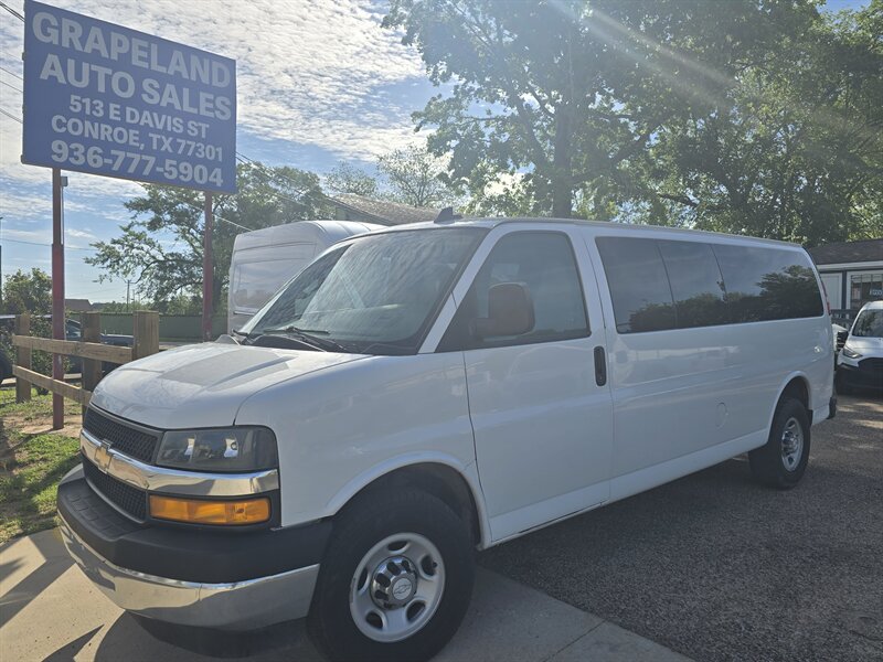 2019 Chevrolet Express LT 3500  15 Passenger Van - Photo 1 - Conroe, TX 77301