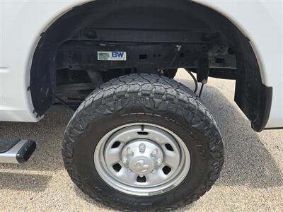 2018 RAM 2500 Tradesman Gooseneck - Airbags - Photo 7 - Conroe, TX 77301