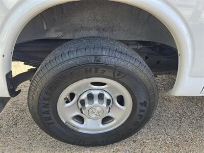 2018 Chevrolet Express 2500   - Photo 17 - Conroe, TX 77301