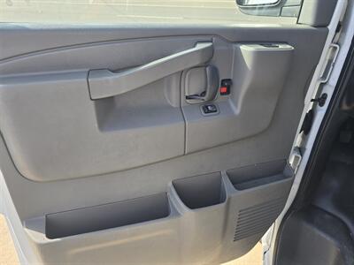 2018 Chevrolet Express 2500   - Photo 13 - Conroe, TX 77301