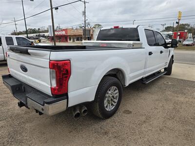 2017 Ford F-250 Super Duty XLT   - Photo 5 - Conroe, TX 77301