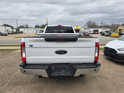 2017 Ford F-250 Super Duty XLT   - Photo 6 - Conroe, TX 77301