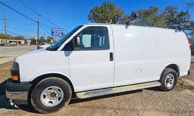 2017 GMC Savana 2500 - Photo 2 - Conroe, TX 77301