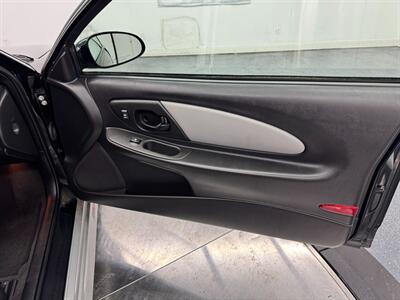 2002 Chevrolet Monte Carlo SS   - Photo 21 - Clarence, IA 52216