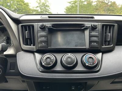 2018 Toyota RAV4 LE   - Photo 18 - Greensboro, NC 27407