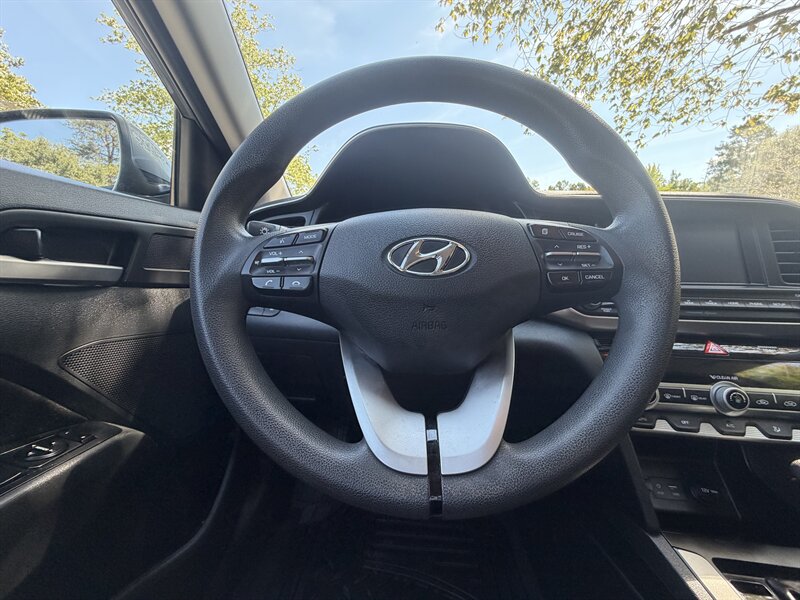 2020 Hyundai ELANTRA SEL - Photo 12 - Greensboro, NC 27407