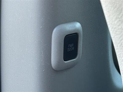 2016 Toyota Sienna Limited Premium 7-Passeng   - Photo 19 - Greensboro, NC 27407