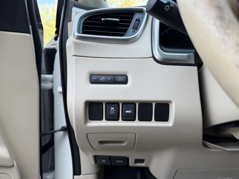2017 Nissan Murano SL - Photo 23 - Greensboro, NC 27407