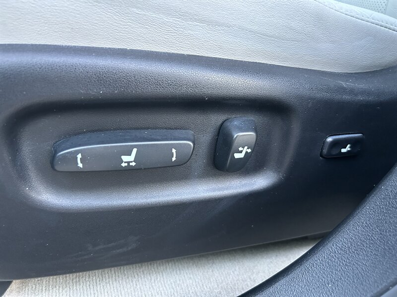 2013 Lexus RX 350 - Photo 13 - Greensboro, NC 27407