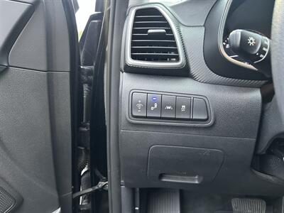 2020 Hyundai TUCSON SEL   - Photo 12 - Greensboro, NC 27407