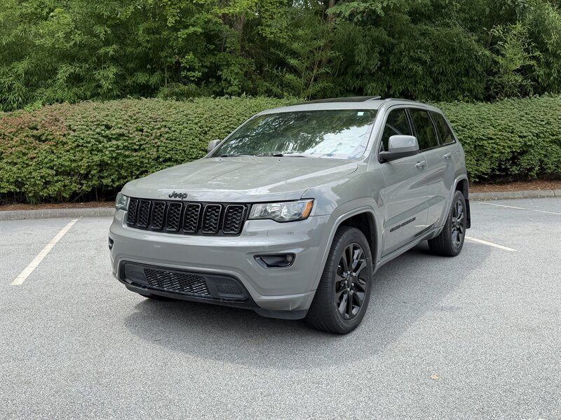 2019 Jeep Grand Cherokee Altitude   - Photo 1 - Greensboro, NC 27407