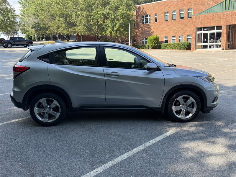 2019 Honda HR-V LX - Photo 6 - Greensboro, NC 27407
