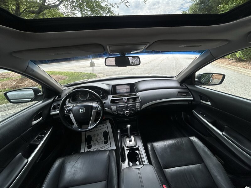 2009 Honda Accord EX-L V6 w/Navi - Photo 13 - Greensboro, NC 27407