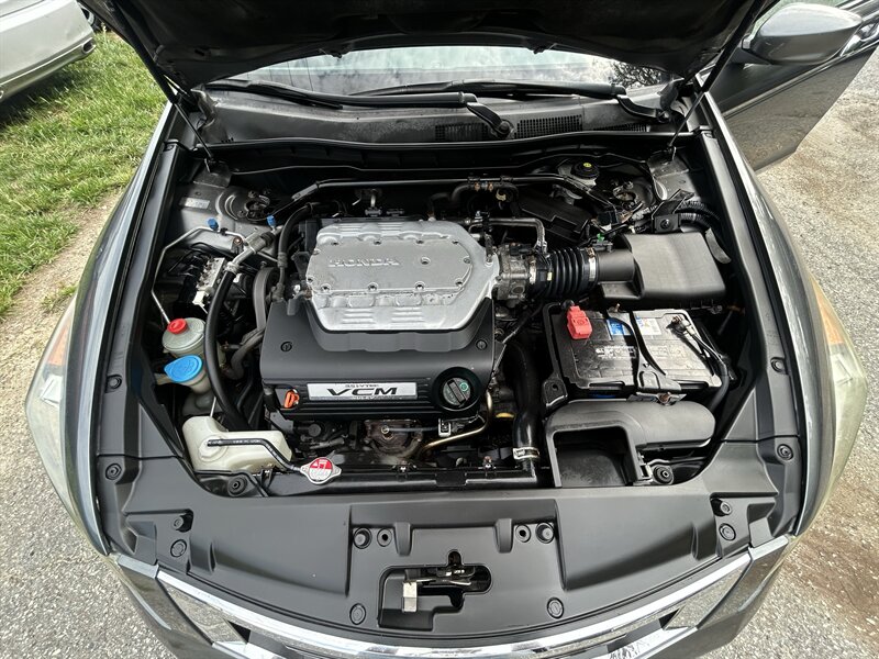 2009 Honda Accord EX-L V6 w/Navi - Photo 10 - Greensboro, NC 27407