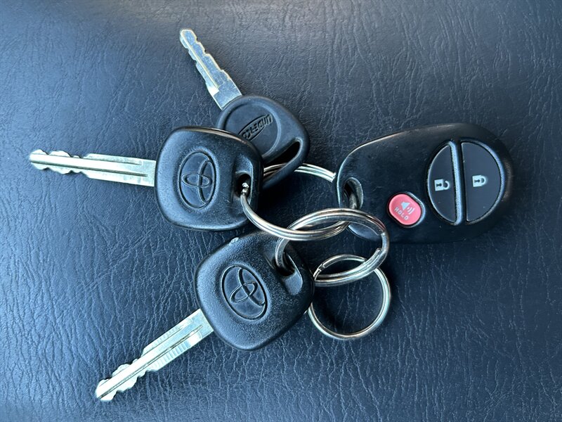 2012 Toyota Tacoma PreRunner V6 - Photo 19 - Greensboro, NC 27407