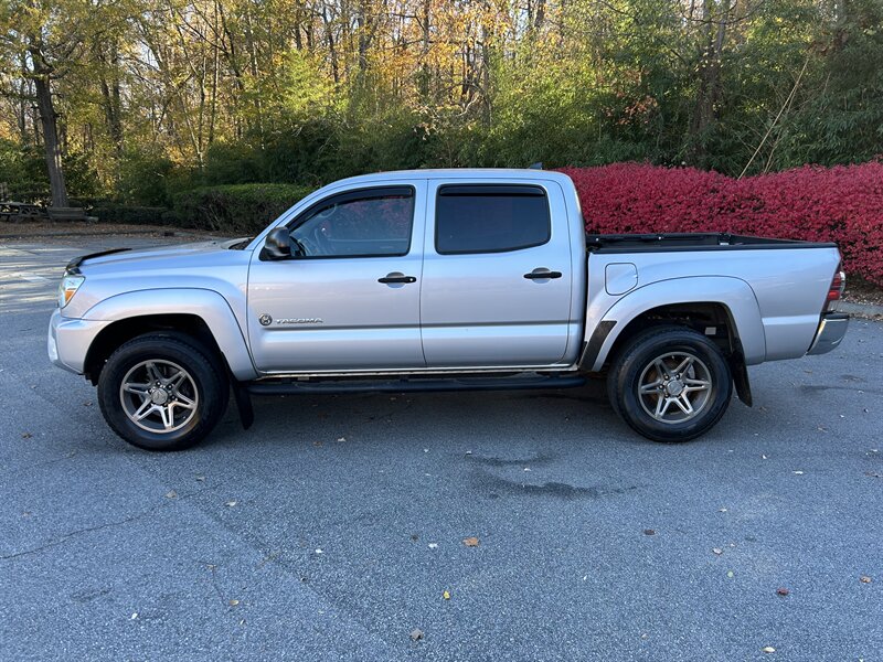 2012 Toyota Tacoma PreRunner V6 - Photo 2 - Greensboro, NC 27407