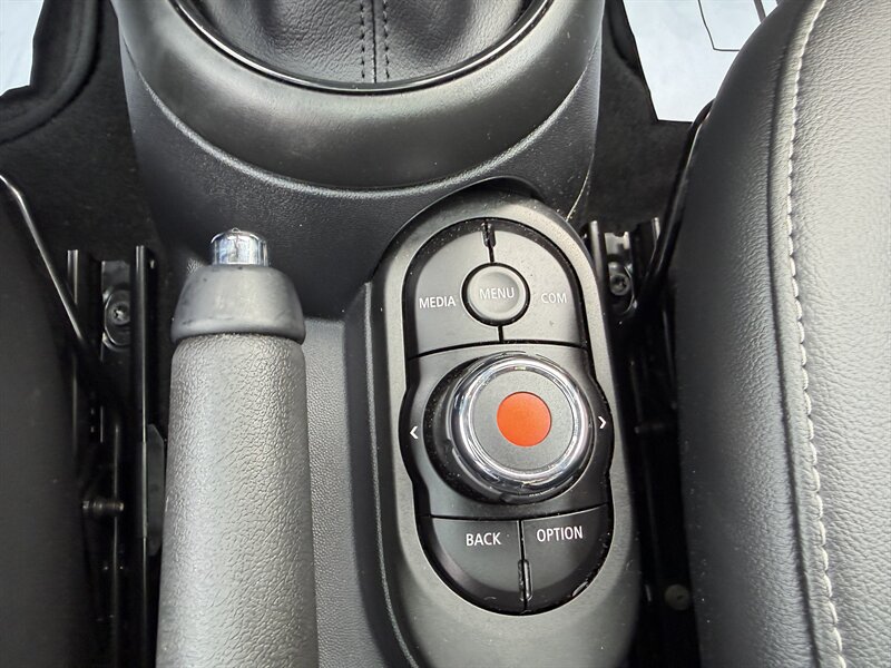 2022 MINI Cooper 5-door - Photo 18 - Greensboro, NC 27407