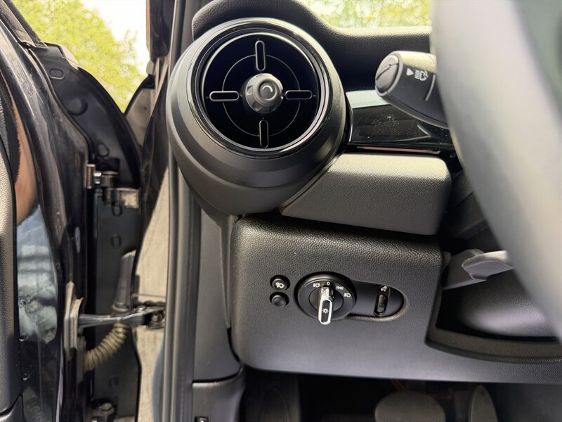 2022 MINI Cooper 5-door - Photo 22 - Greensboro, NC 27407
