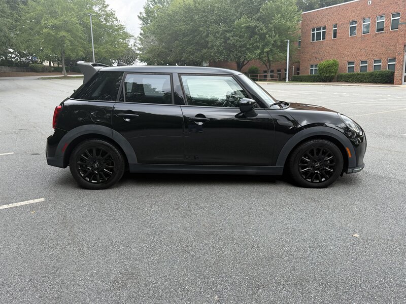 2022 MINI Cooper 5-door - Photo 6 - Greensboro, NC 27407