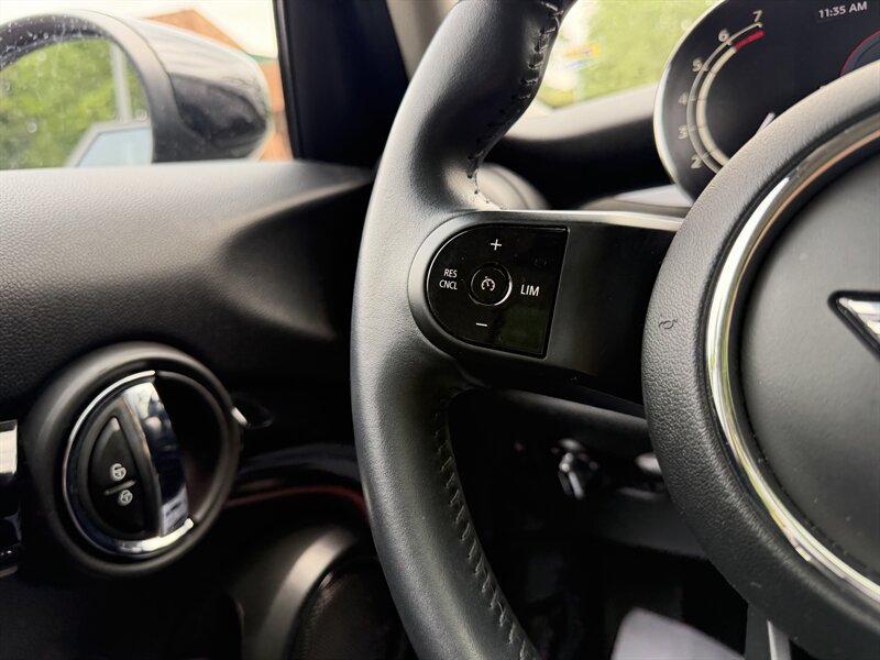 2022 MINI Cooper 5-door - Photo 19 - Greensboro, NC 27407