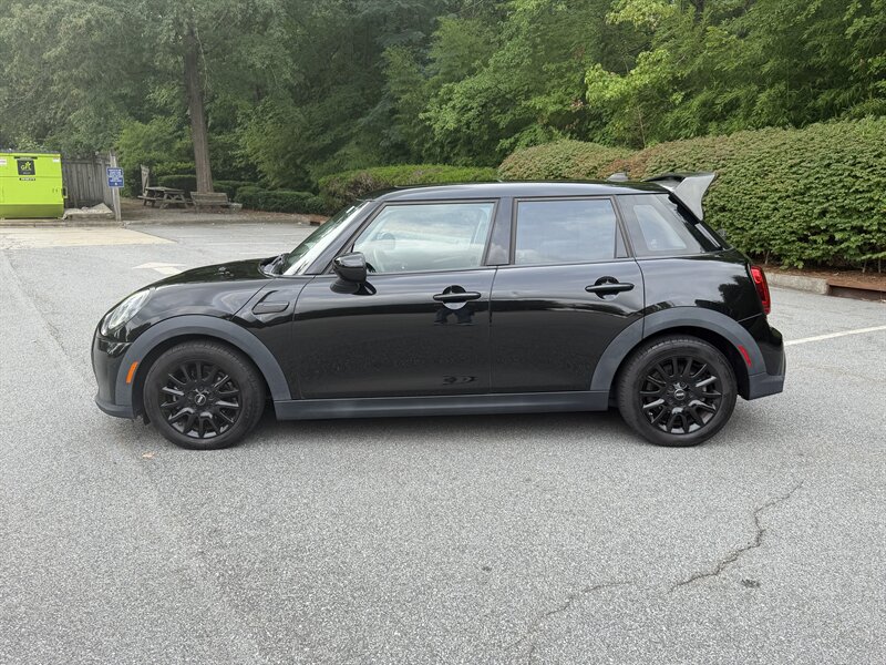 2022 MINI Cooper 5-door - Photo 2 - Greensboro, NC 27407