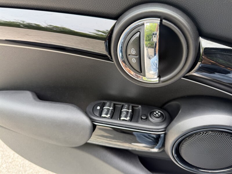 2022 MINI Cooper 5-door - Photo 21 - Greensboro, NC 27407