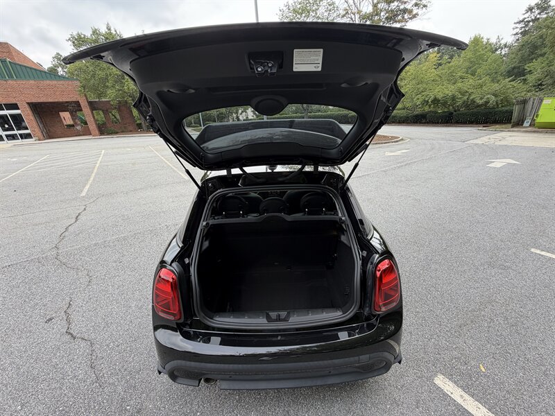 2022 MINI Cooper 5-door - Photo 9 - Greensboro, NC 27407